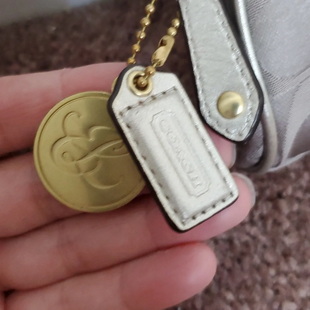 Coach cosmetic bag - Picture 4 of 6